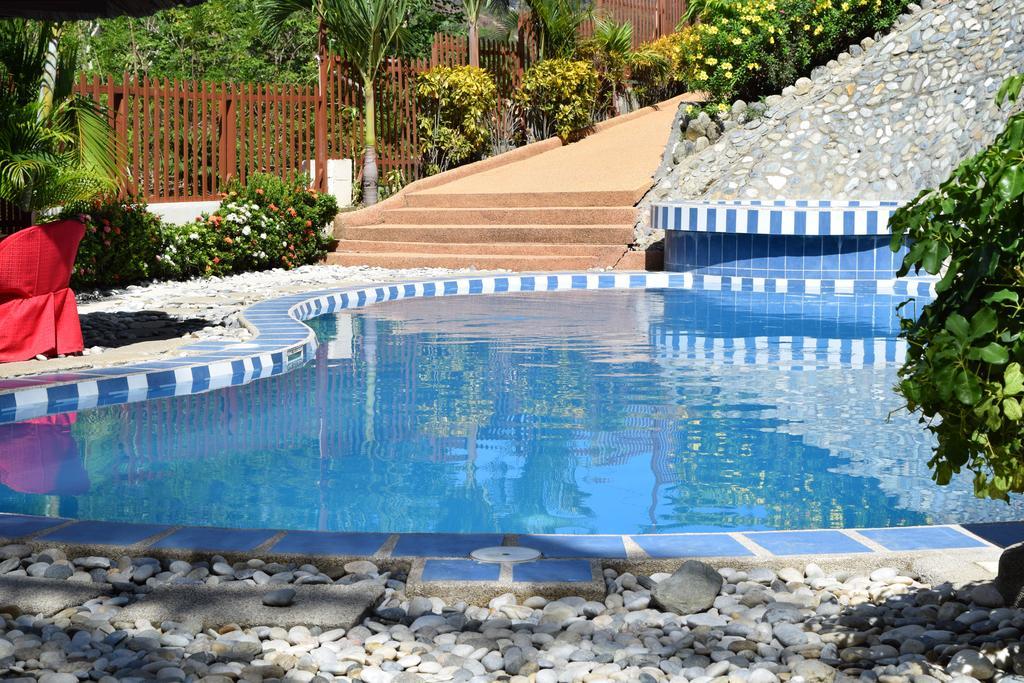 Tribal Hills Mountain Resort Puerto Galera Buitenkant foto