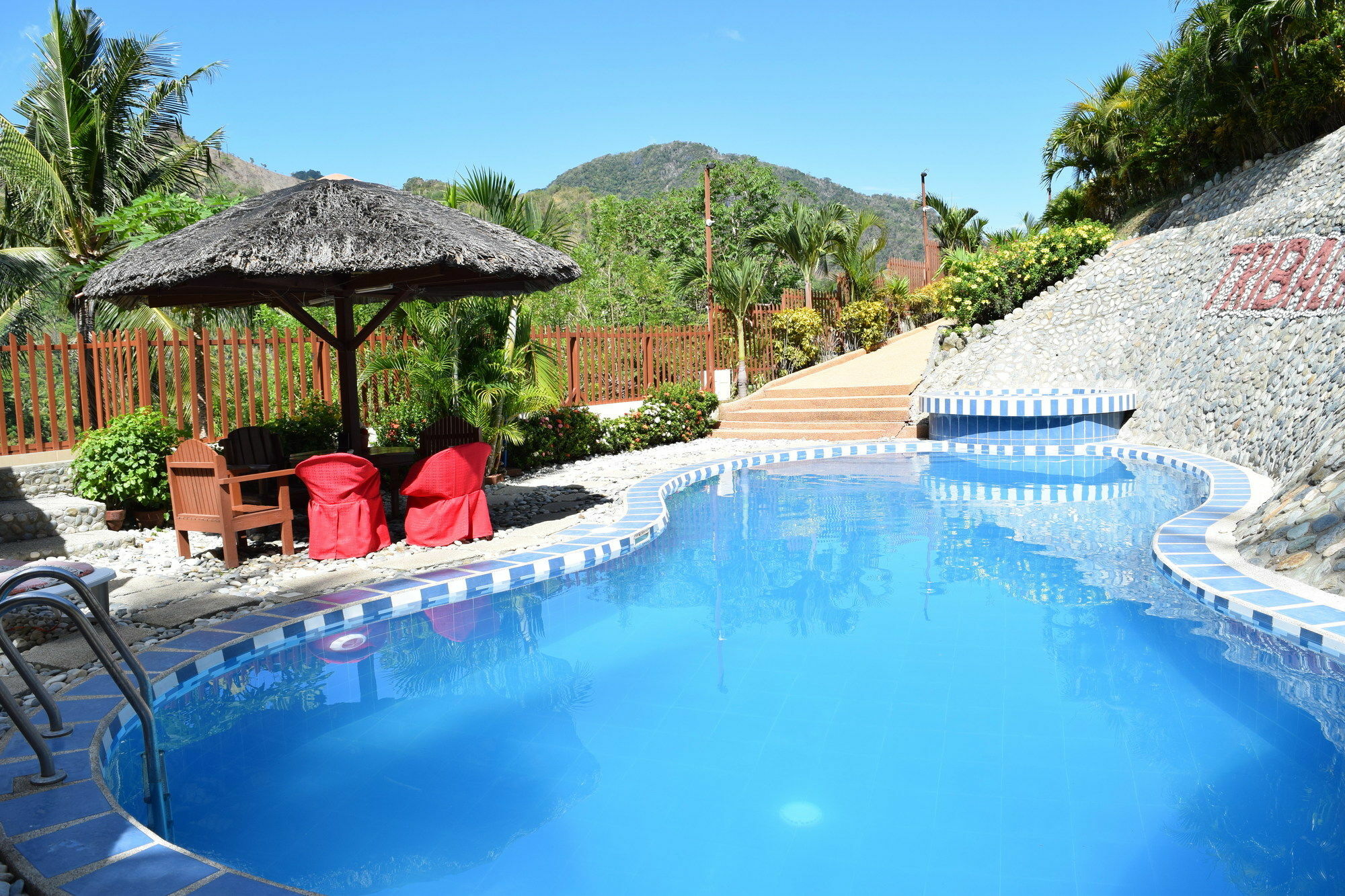 Tribal Hills Mountain Resort Puerto Galera Buitenkant foto